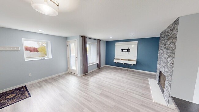 Building Photo - No Deposit w/RHINO! Water, Sewer Garbage I...