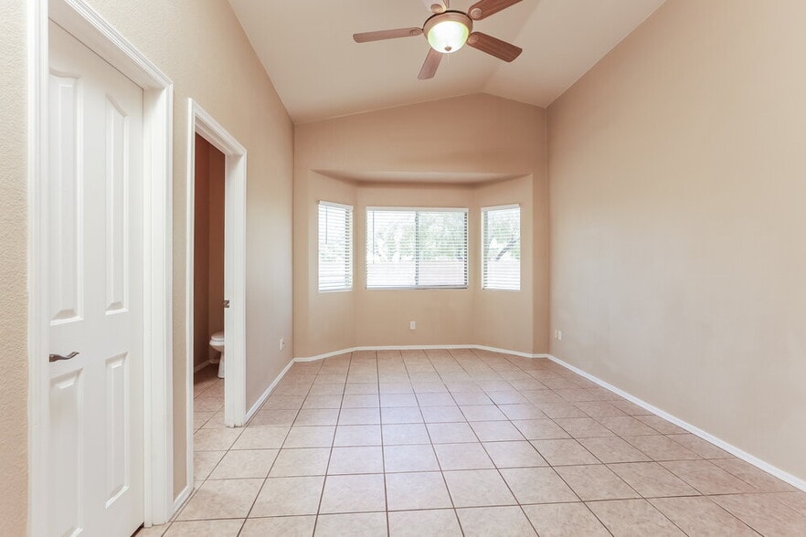 Building Photo - 10462 E Dusky Willow Dr