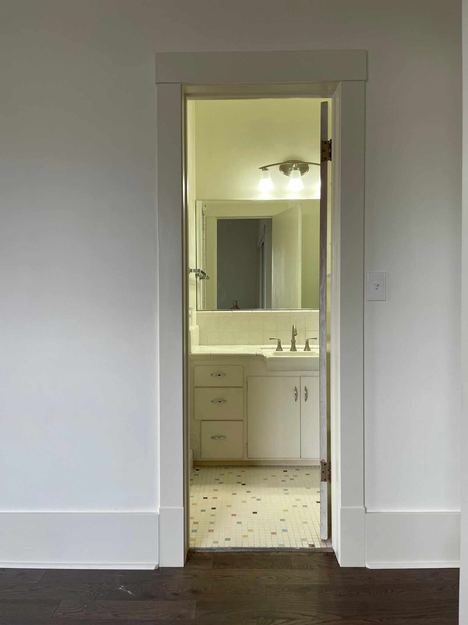 Building Photo - 264 E 4800 S