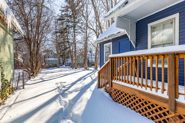 Building Photo - 447 Hawley St