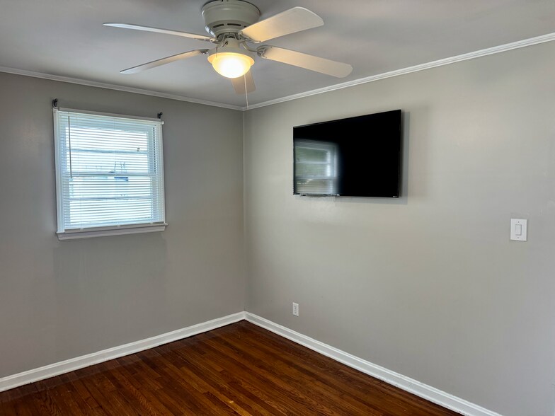 Building Photo - 1107 Simmons St