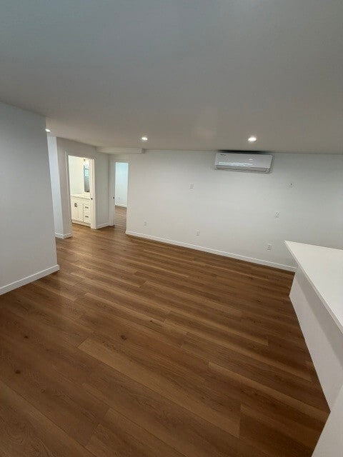 Building Photo - 1441 1/2 N Ave 47