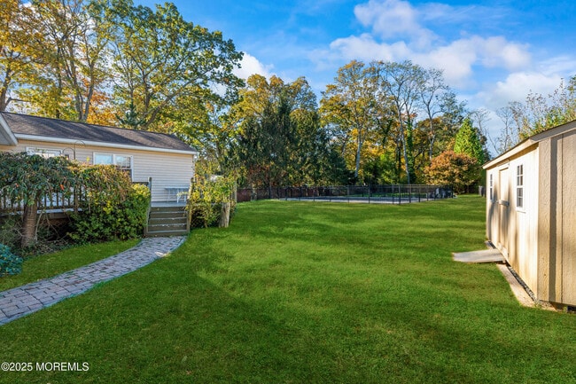 Building Photo - 72 Whalepond Rd