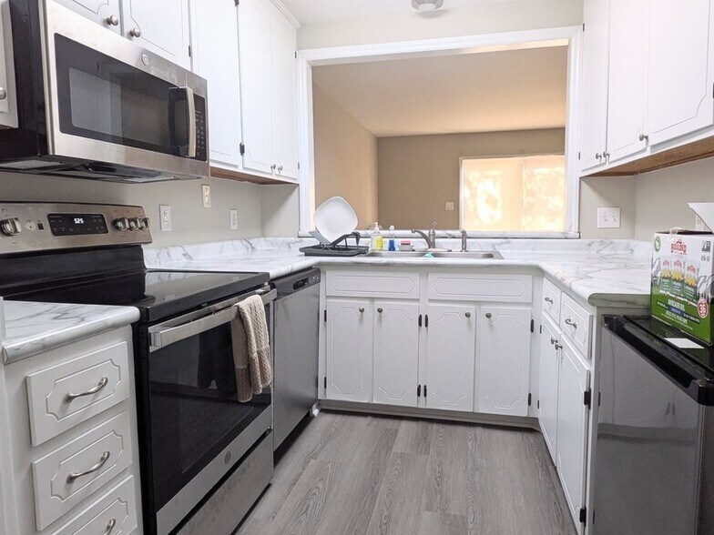 Building Photo - 6157 Loch Laural Ln