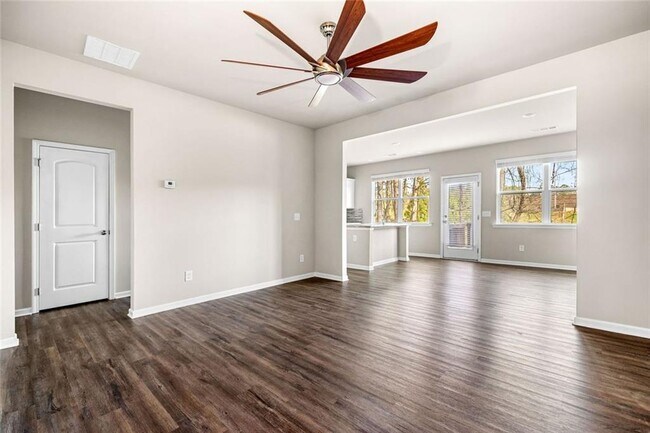 Building Photo - 217 Whitetail Cir