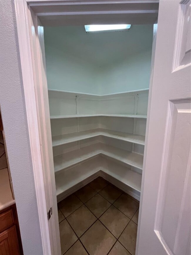 Building Photo - 14525 Ballimamore Dr