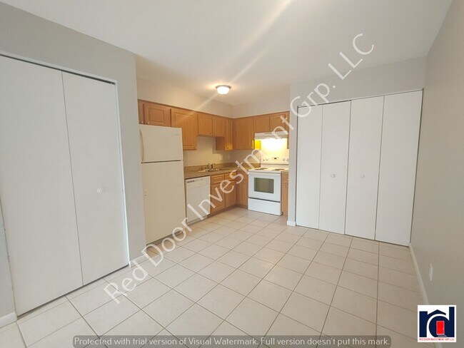 Building Photo - Updated 2 Bedroom 1 Bath Quadplex-Ocala!