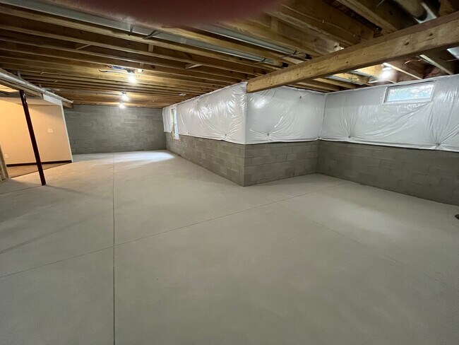 Building Photo - 5062 Catawba Pl Ln