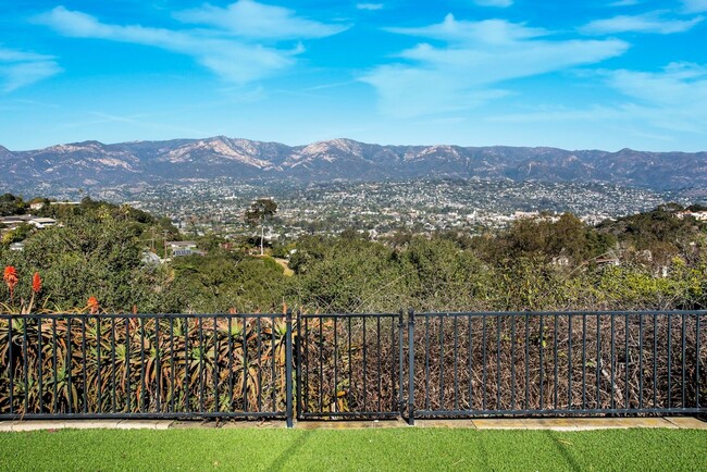 Building Photo - 2,300sq ft. Mesa Home with Amazing Views!