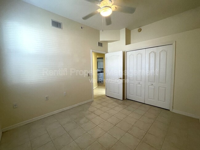 Building Photo - 12090 Summergate Cir