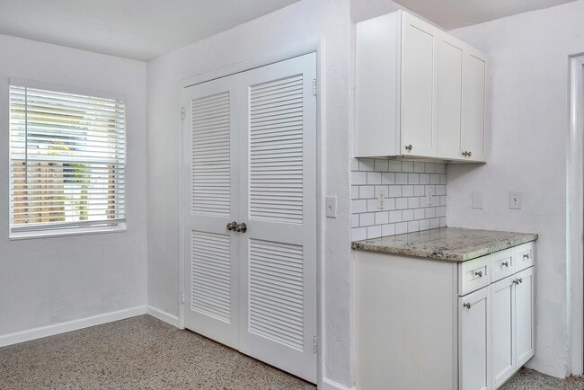 Building Photo - 4882 Jefferson Rd