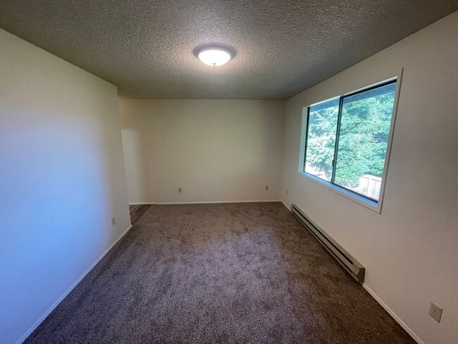 Building Photo - Charming & Convenient 2-Bedroom Apartment ...