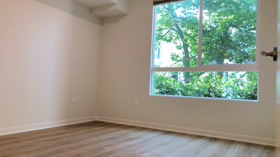Building Photo - 12655 Bluff Creek Dr