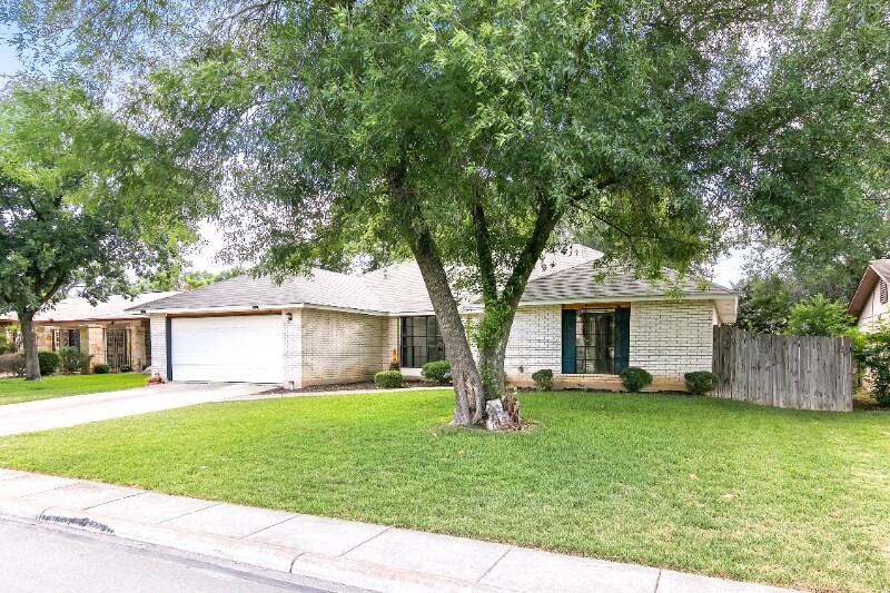 Building Photo - 11818 Gravetree St