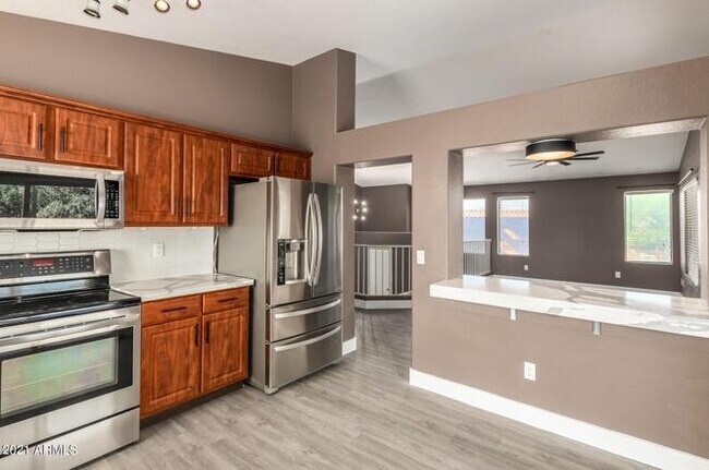 Building Photo - 875 N Ithica Ct