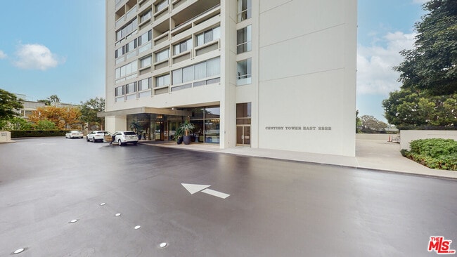 Building Photo - 2222 Ave of the Stars