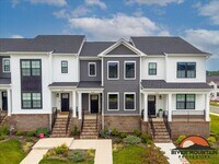 Building Photo - Charming Townhome with Garage and Bonus Room
