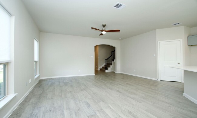 Building Photo - Near Lake Conroe 3 Bedroom 2.5 Bathroom