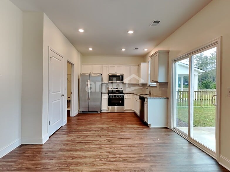 Building Photo - 318 Azore Way