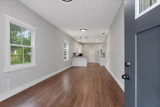 Building Photo - 1213 E 12th Ave