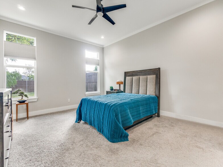 Building Photo - 1322 Strickland St