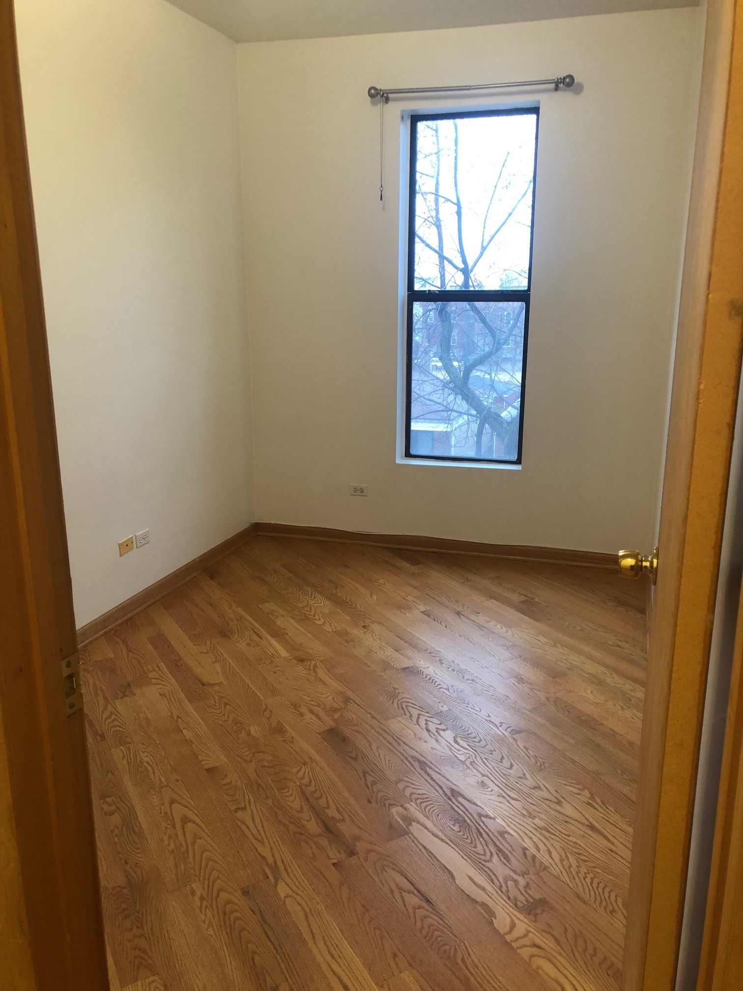 Building Photo - 537 N Claremont Ave