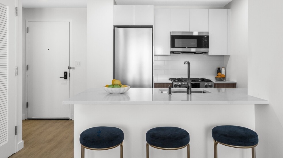 Building Photo - Stella