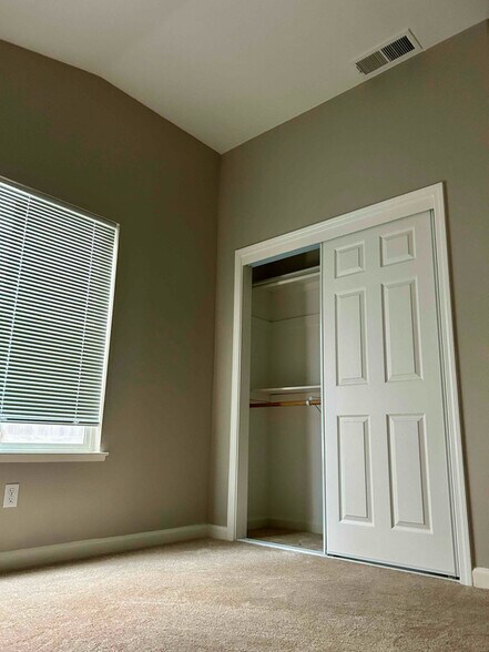 Building Photo - 5412 Etherington Ct