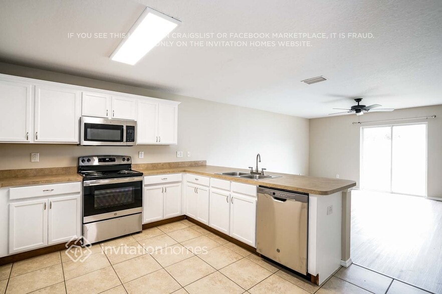 Building Photo - 30751 Sonnet Glen Dr