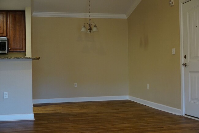 Building Photo - Beautiful 2B/2B Apartment in FWB in Pristi...