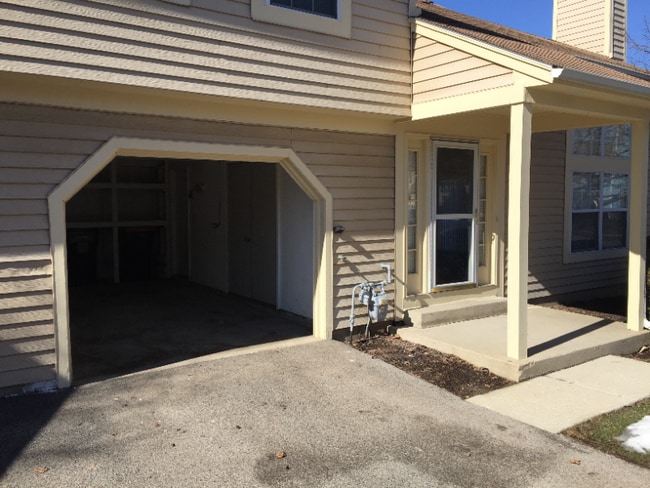 Building Photo - 263 Acorn Dr
