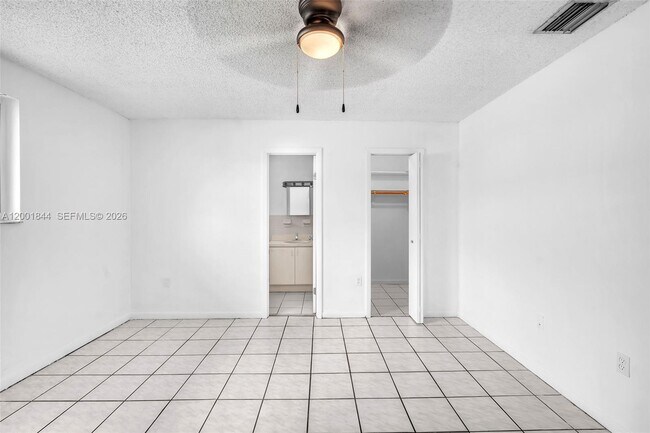 Building Photo - 535 NW 44th Ave