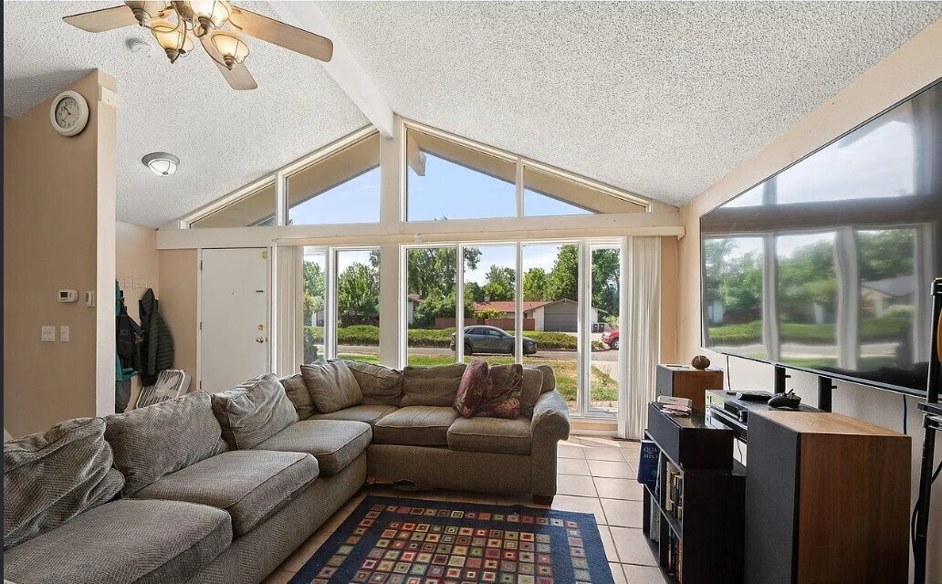 Building Photo - 2623 Sherwood Cir