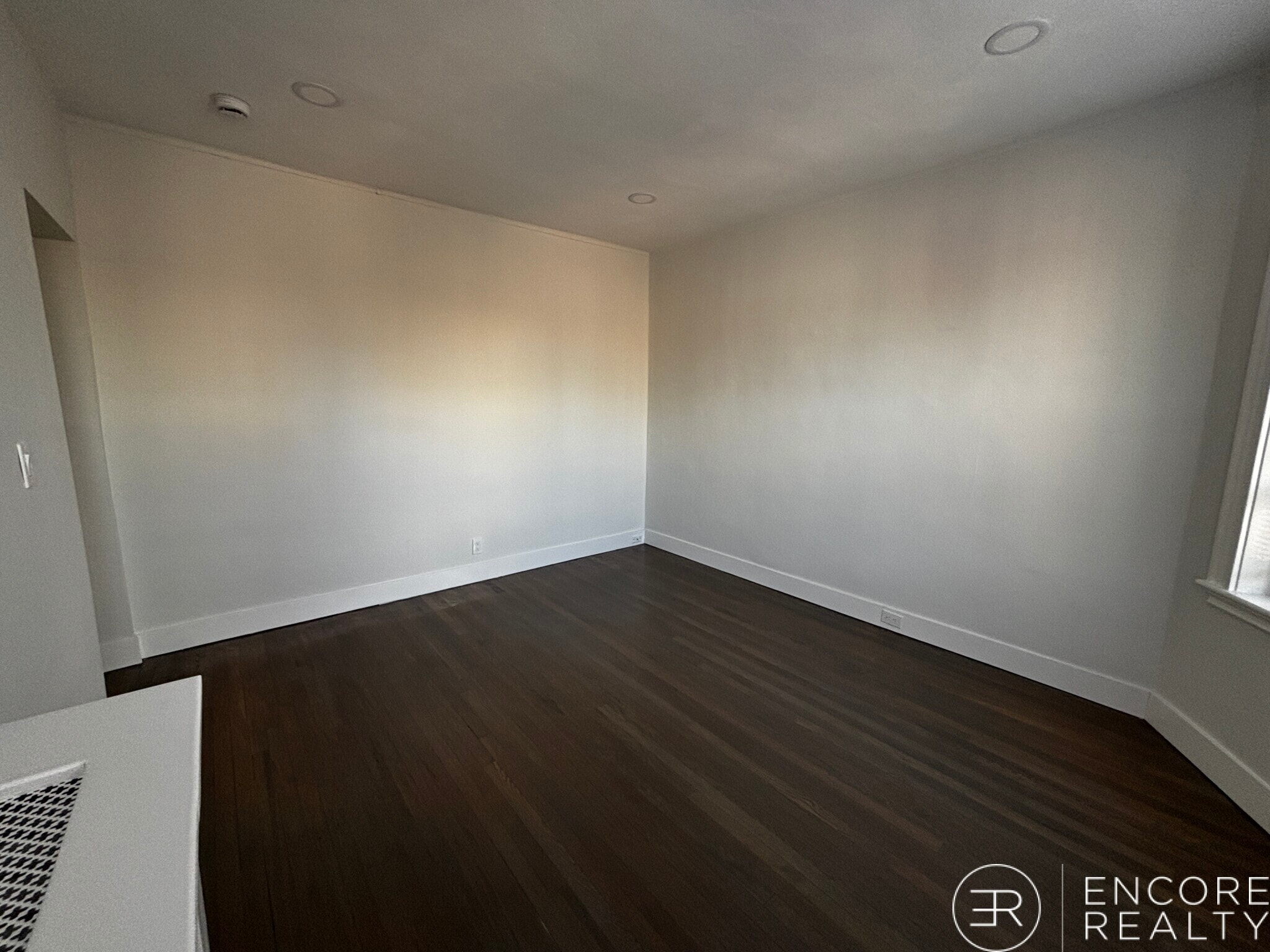 Building Photo - 111 Park Dr