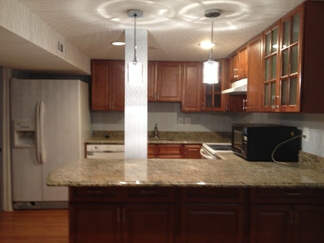 Building Photo - 3905 Brenda Ln