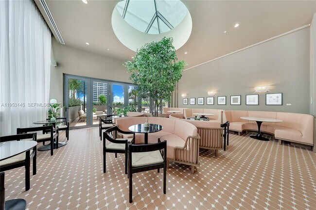 Building Photo - 11 NE 6th St