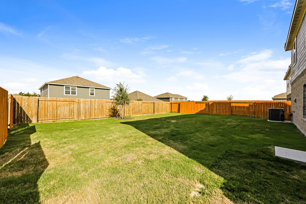Building Photo - 308 Live Oak Ln
