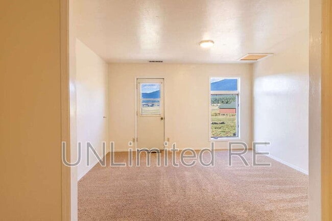 Building Photo - 6600 W Suzette Ln