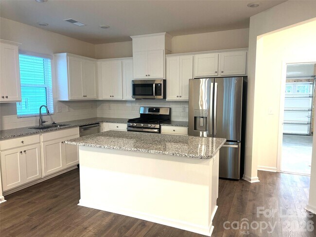 Building Photo - 7117 Bentz St