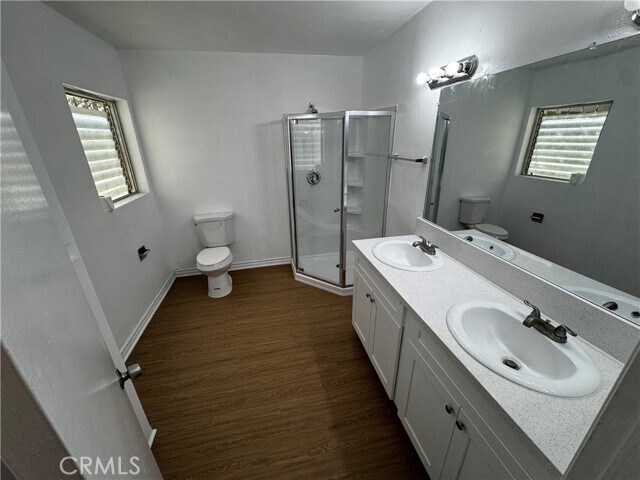 Building Photo - 475 E Cypress Ave