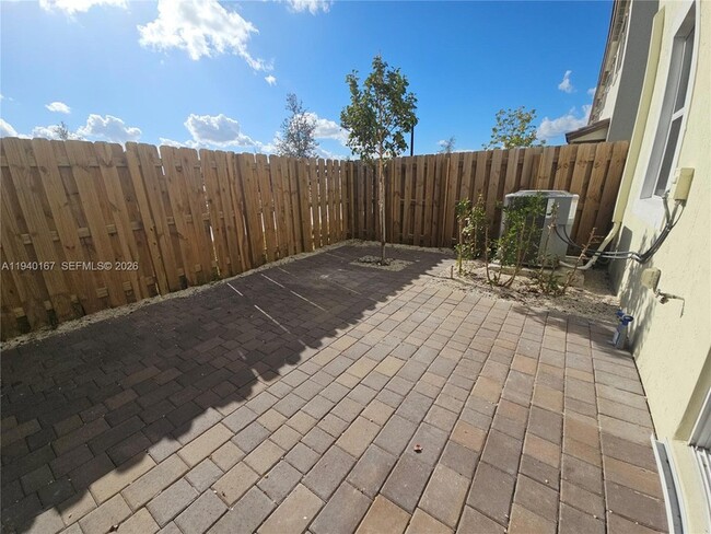 Building Photo - 2530 SE 29th St