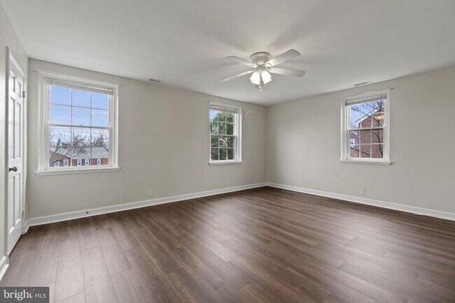 Building Photo - 3076 S Woodrow St