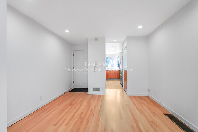 Building Photo - 247 Ripley St