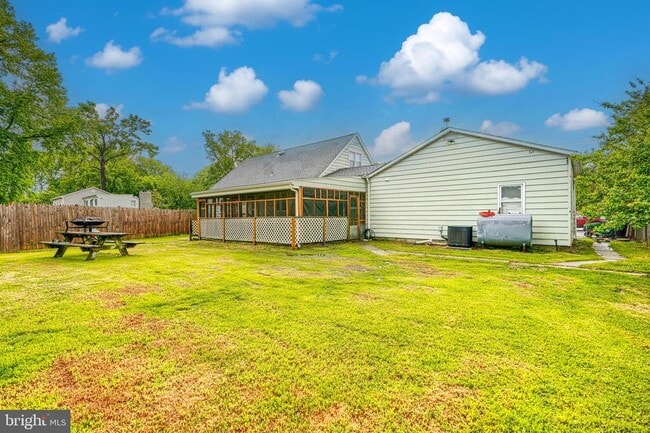 Building Photo - 1417 Waterford Rd