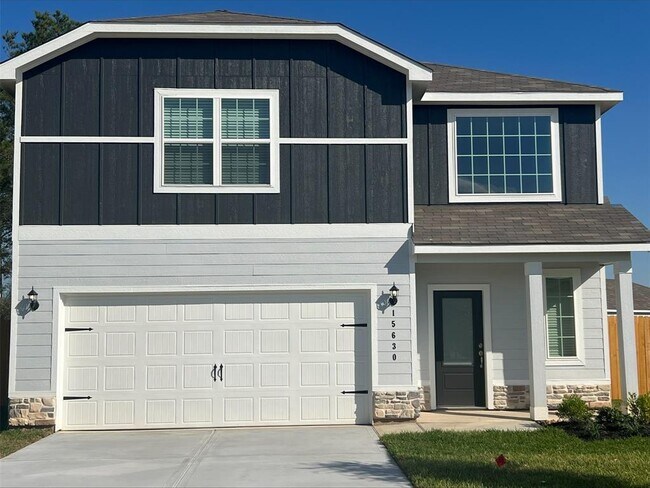Primary Photo - 15850 Berry Hl Dr