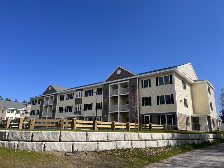 Building Photo - Twin Bridge