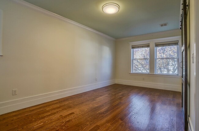 Building Photo - 40 Grant St