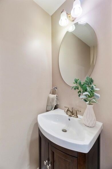 Half Bath - 1413 E Clement St