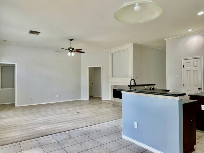 Building Photo - 3131 Valley Ct