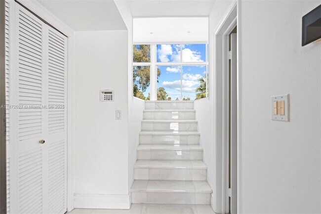 Building Photo - 6795-6793 Brookline Dr
